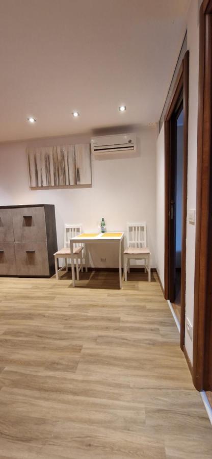 1-Zimmer Appartment In Aprilia Marittima Mit Gemeinschaftspool Exterior foto